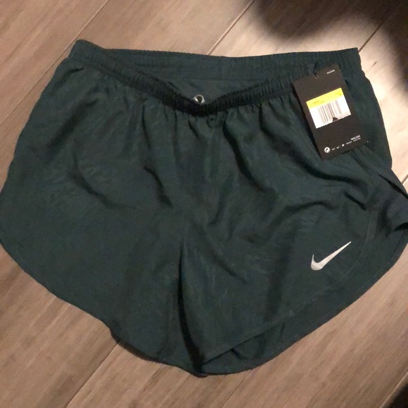 Nike shorts - Picture 1 of 2
